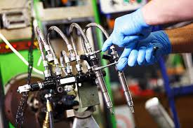 Sistema diesel – bicos injetores e bomba de alta pressão em bancada